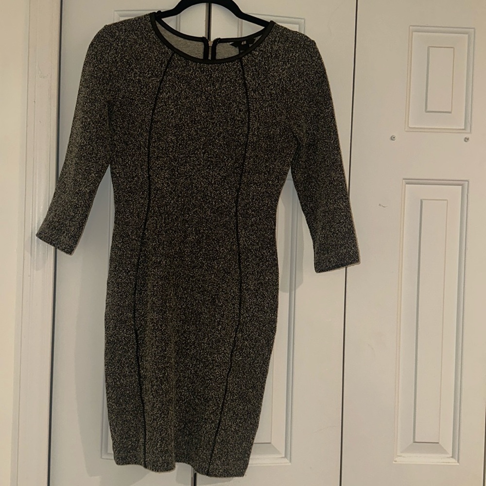 Small h&m dress grey, black, specks of red. Tight dress, flattering, mid sleeve